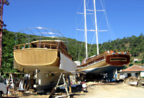 moderne Bootswerft am Rande der Stadt moderne Bootswerft am Rande der Stadt